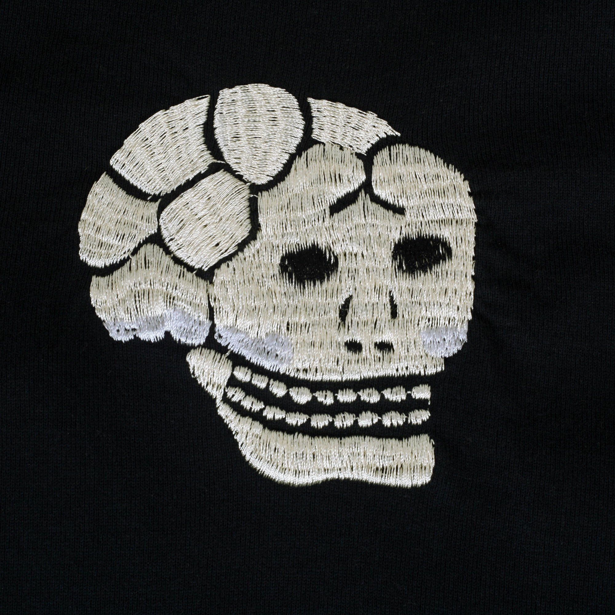 Skull and Snake Embroidered TT78244 Crew Neck Black T-shirt 